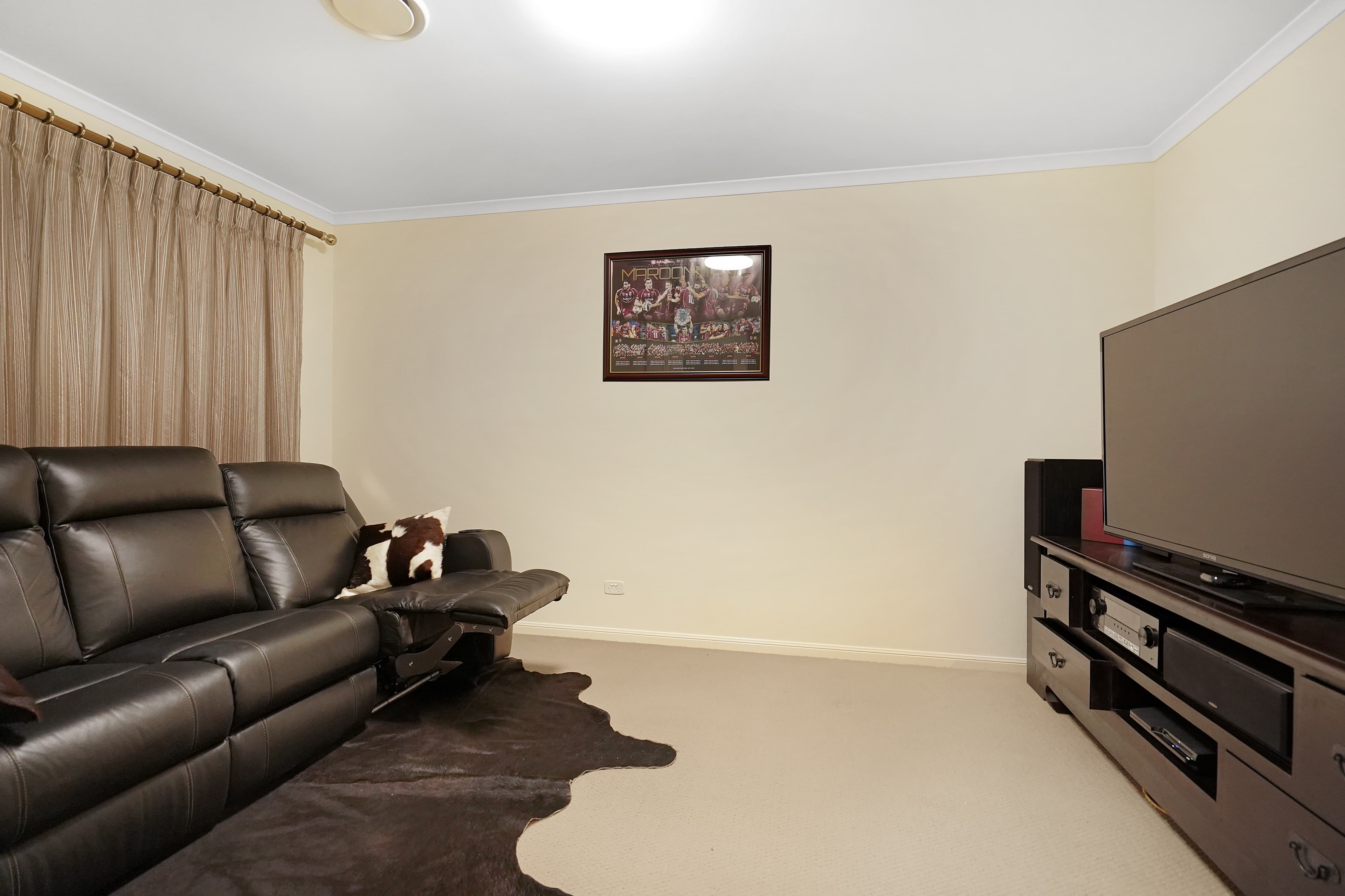 11 Forrest Street, Redland Bay, Redland Bay - Thumbnail 3