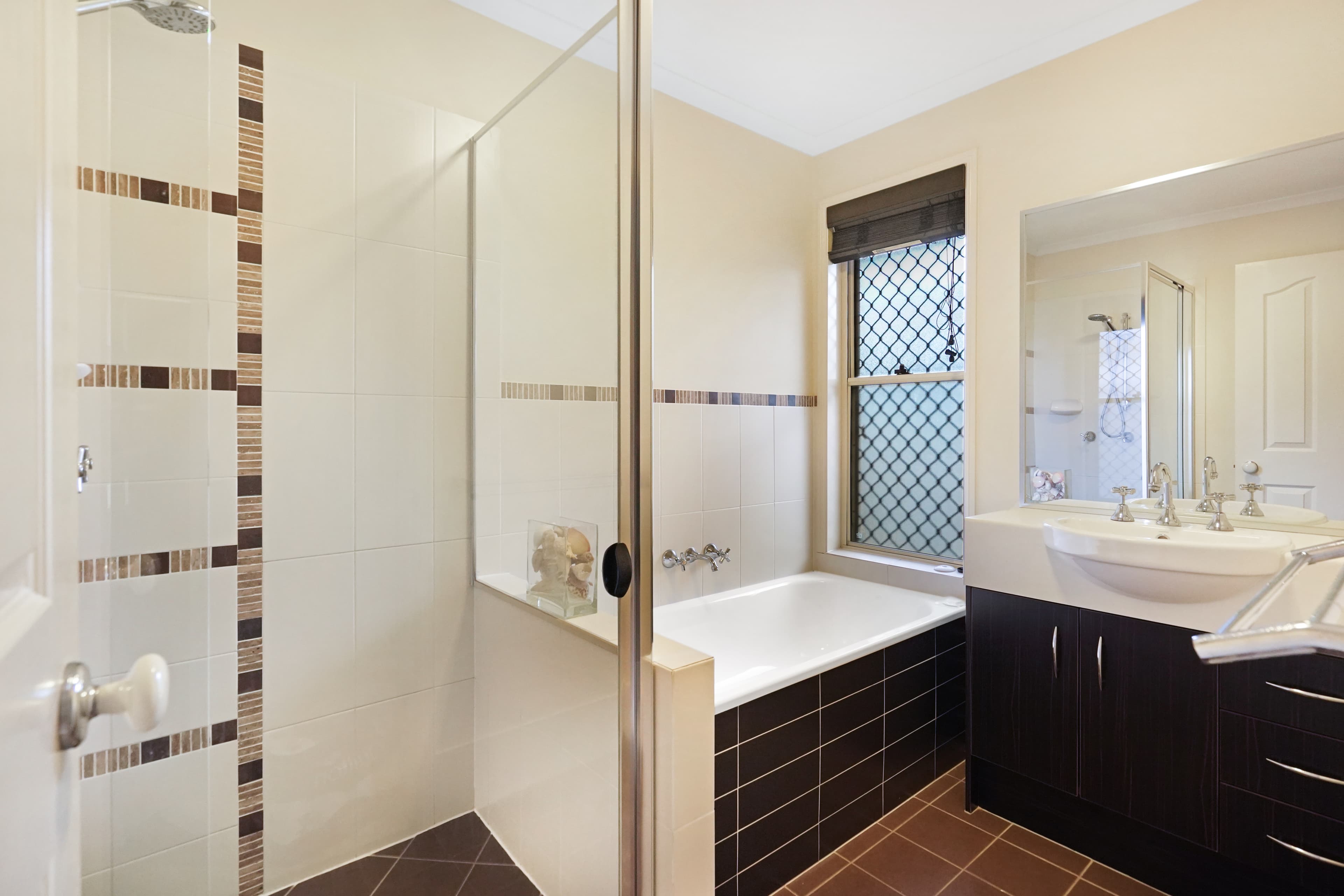 11 Forrest Street, Redland Bay, Redland Bay - Thumbnail 6