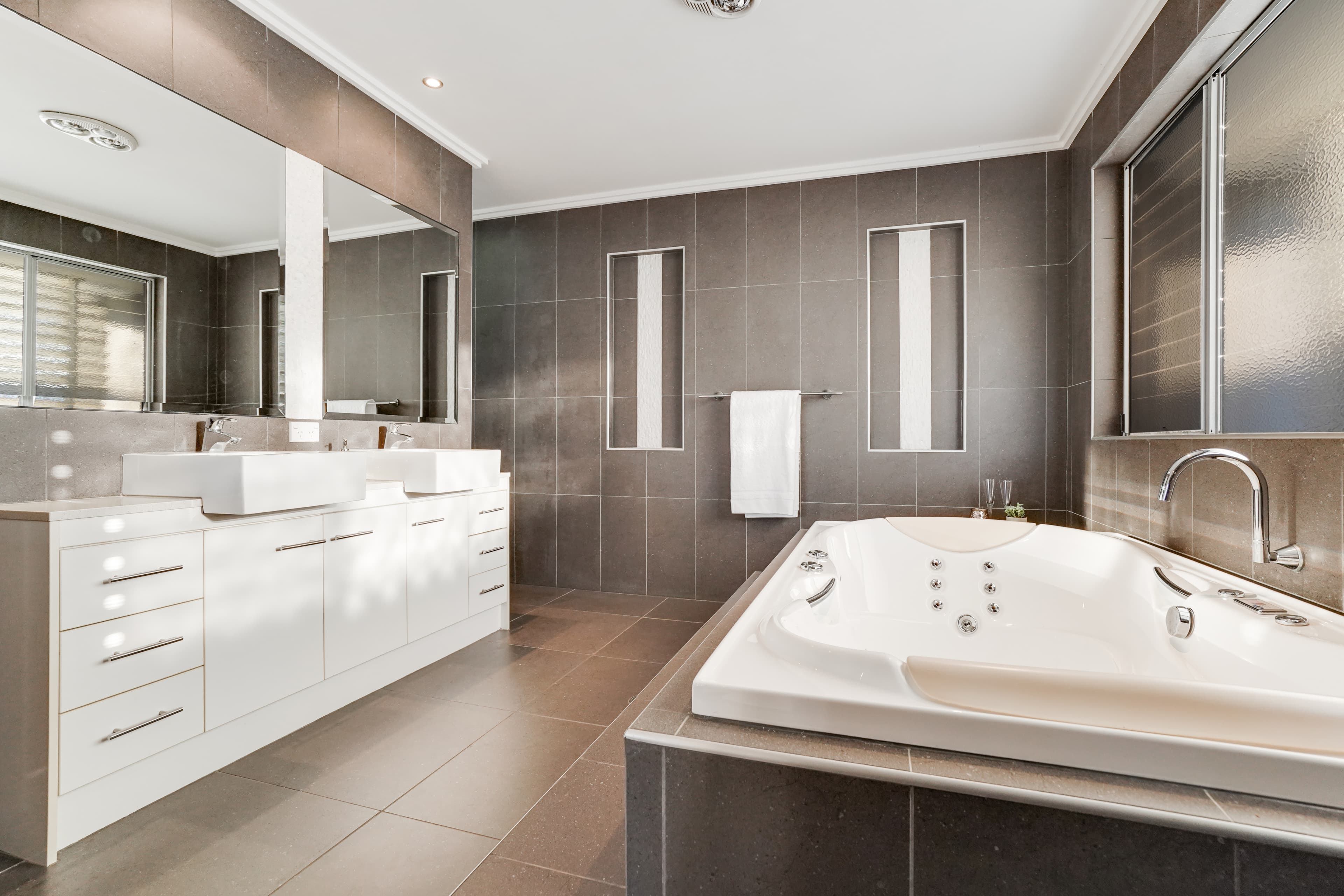 2 Bay Crest Place, Thornlands, Thornlands - Thumbnail 6