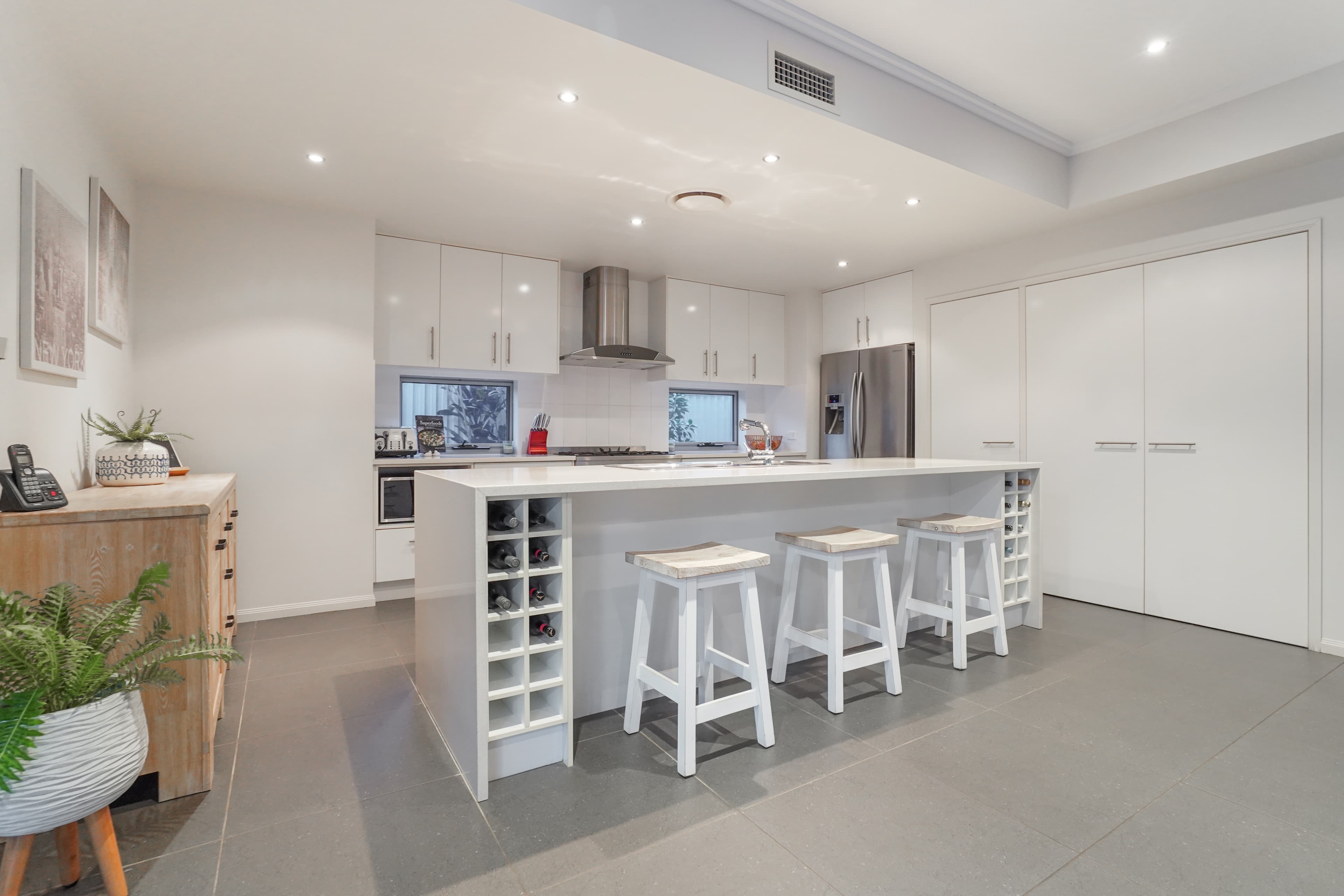 2 Bay Crest Place, Thornlands, Thornlands - Thumbnail 3