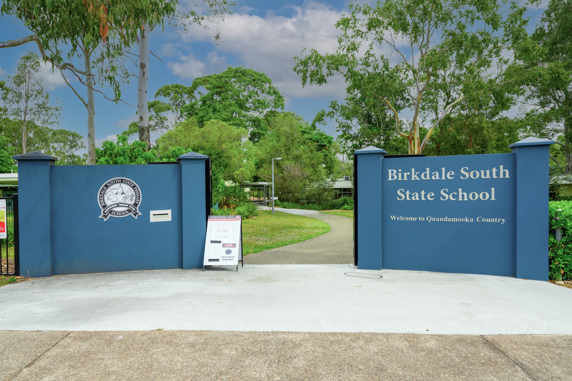 10 Lanaglen Drive, Birkdale, Birkdale - Thumbnail 3