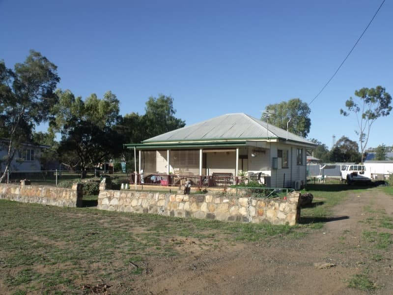 20 LEWIS STREET, Roma, QLD 4455, Roma - Thumbnail 2