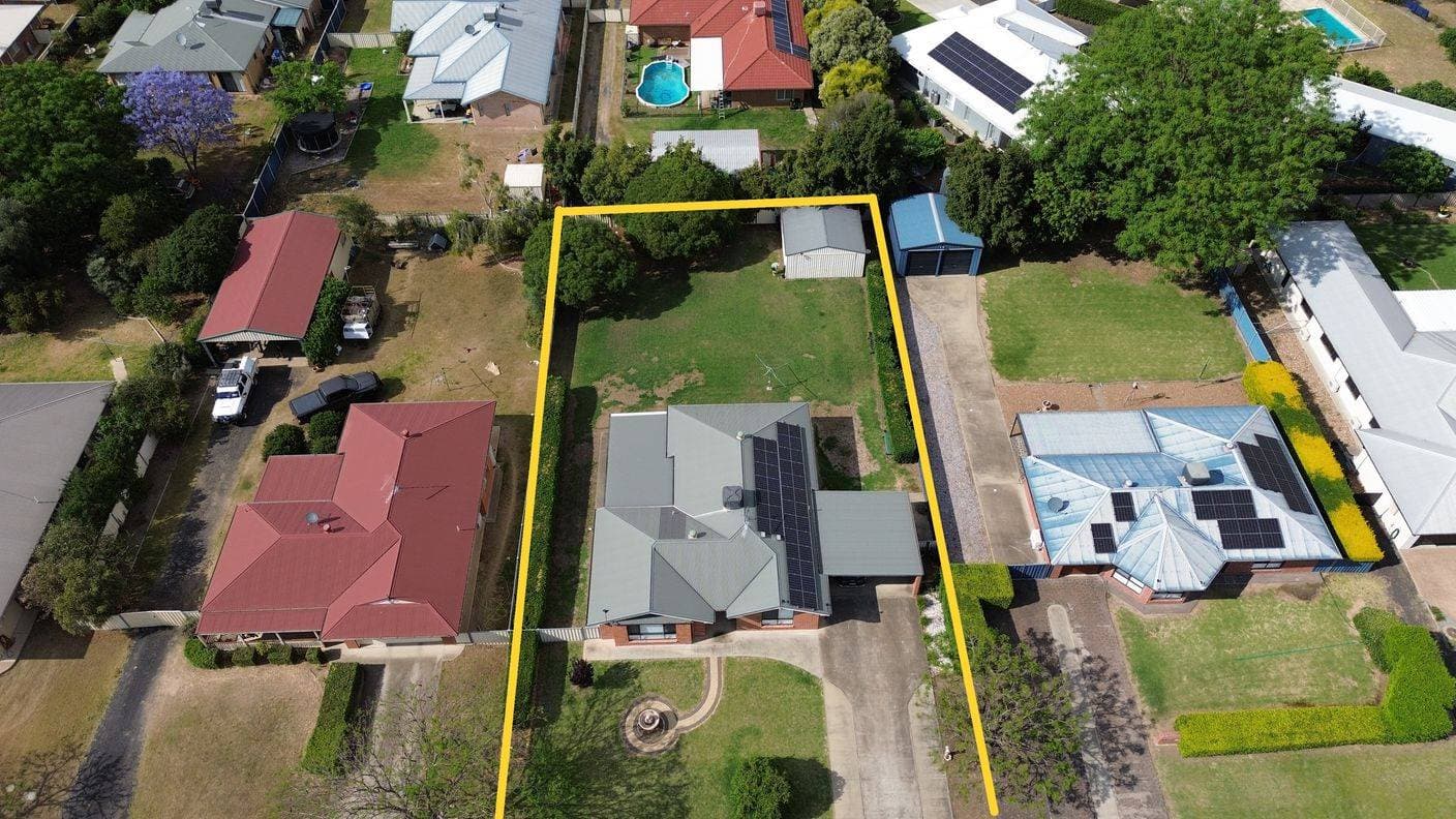 17 Tulloch Crescent, Goondiwindi, QLD 4390, Goondiwindi - Thumbnail 2