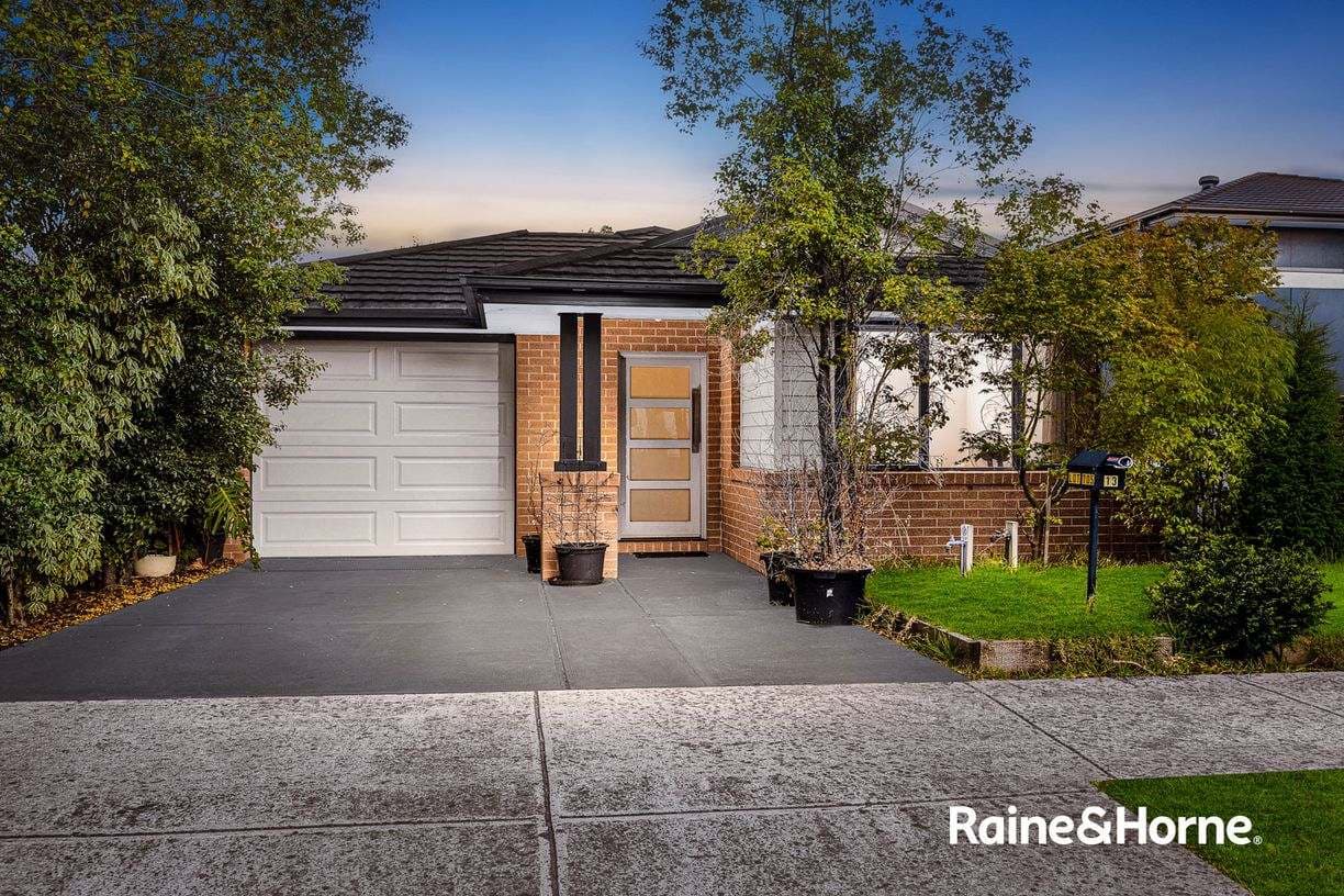 13 Heathland Circuit, Cranbourne East, VIC 3977, Cranbourne East - Thumbnail 2