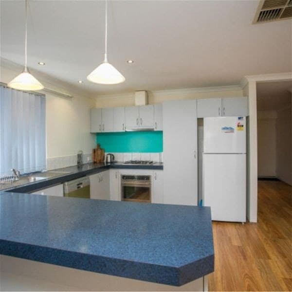 19A CONNAWARRA DRIVE CAVERSHAM WA, Caversham - Thumbnail 7