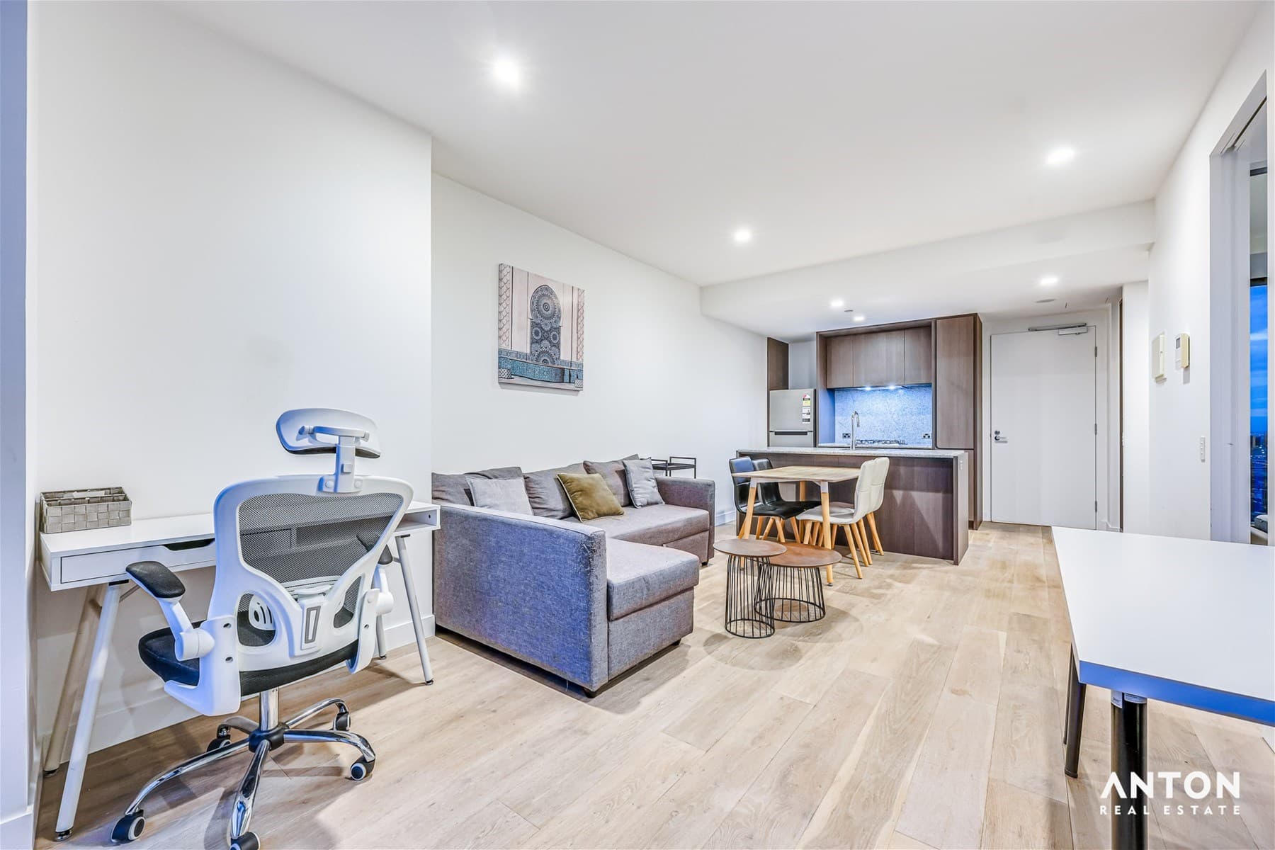3710/160 Victoria Street CARLTON,  - Thumbnail 2