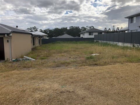 8 Pinnacle Circuit HEATHWOOD, QLD, Heathwood - Thumbnail 4