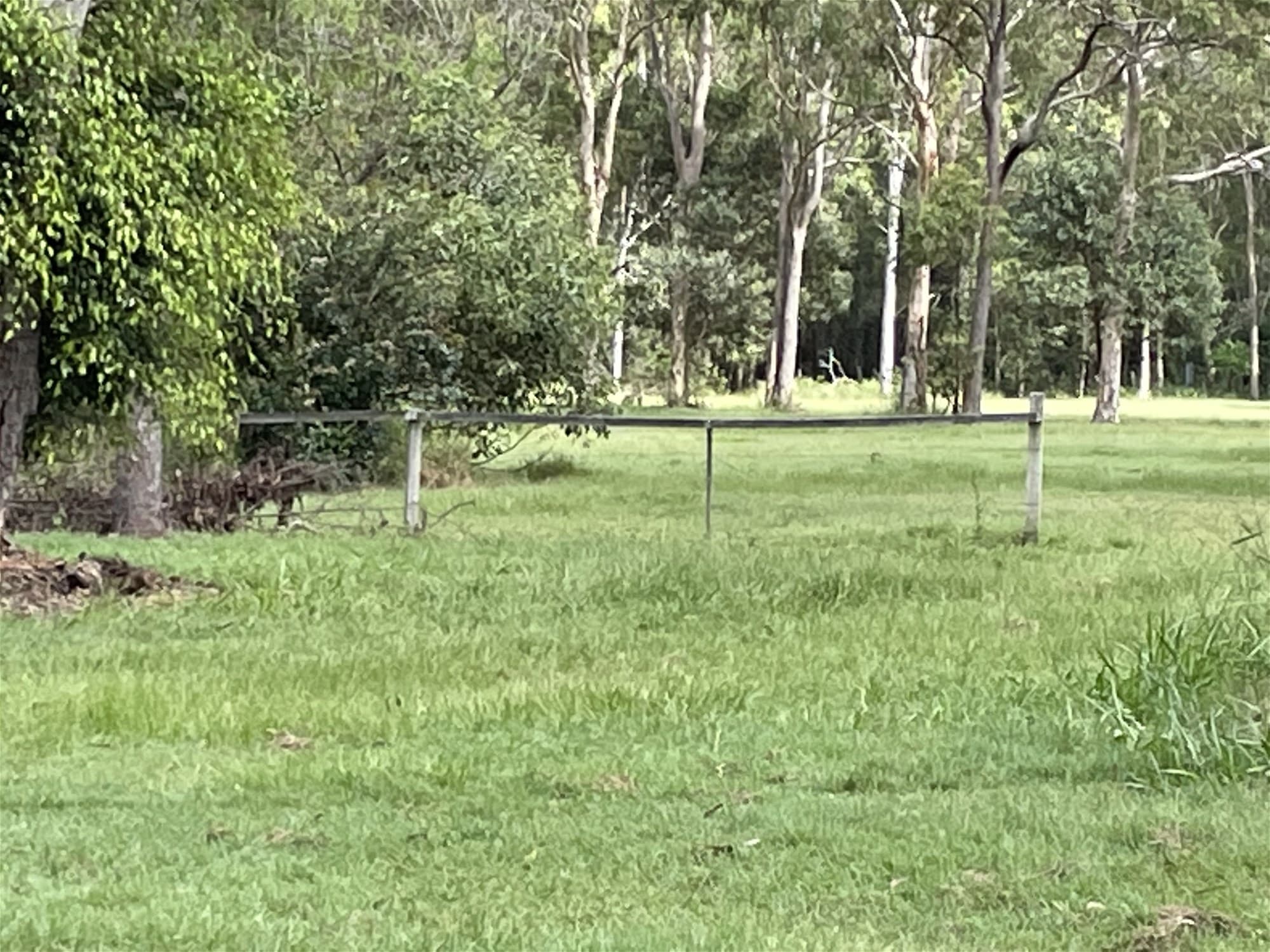 5.9 ACRES IN PRIME LOCATION, ZONED EMERGING COMMUNITY WITH A 3 BEDROOMS HOUSE!
                                
                                    465-483 Middle Road GREENBANK QLD, Greenbank - Thumbnail 4