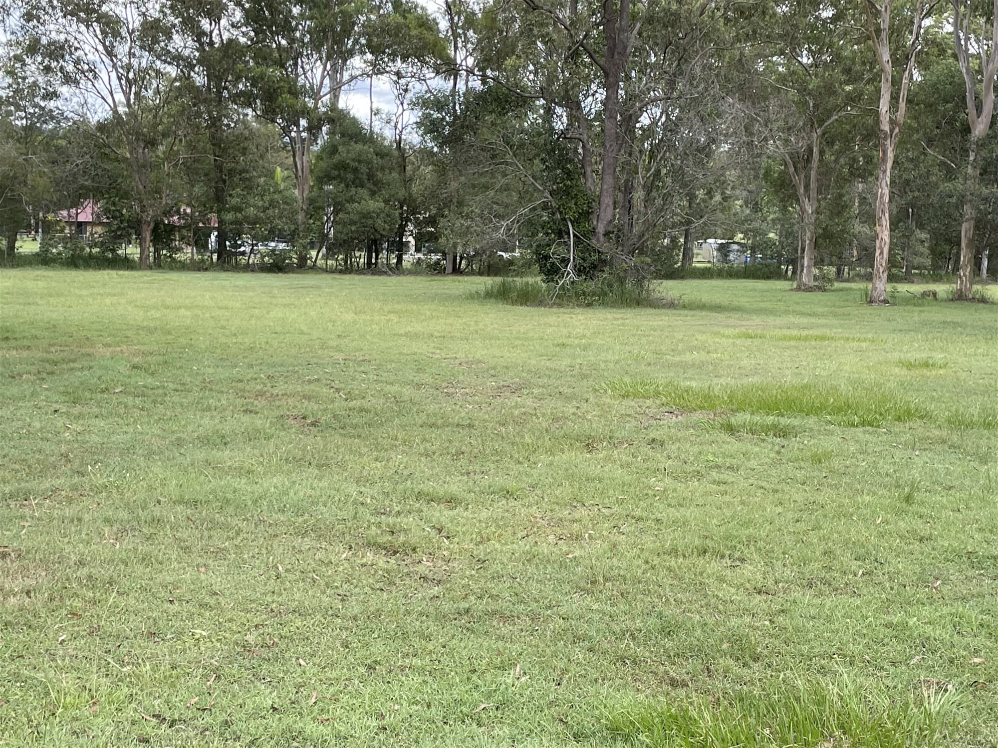 5.9 ACRES IN PRIME LOCATION, ZONED EMERGING COMMUNITY WITH A 3 BEDROOMS HOUSE!
                                
                                    465-483 Middle Road GREENBANK QLD, Greenbank - Thumbnail 5