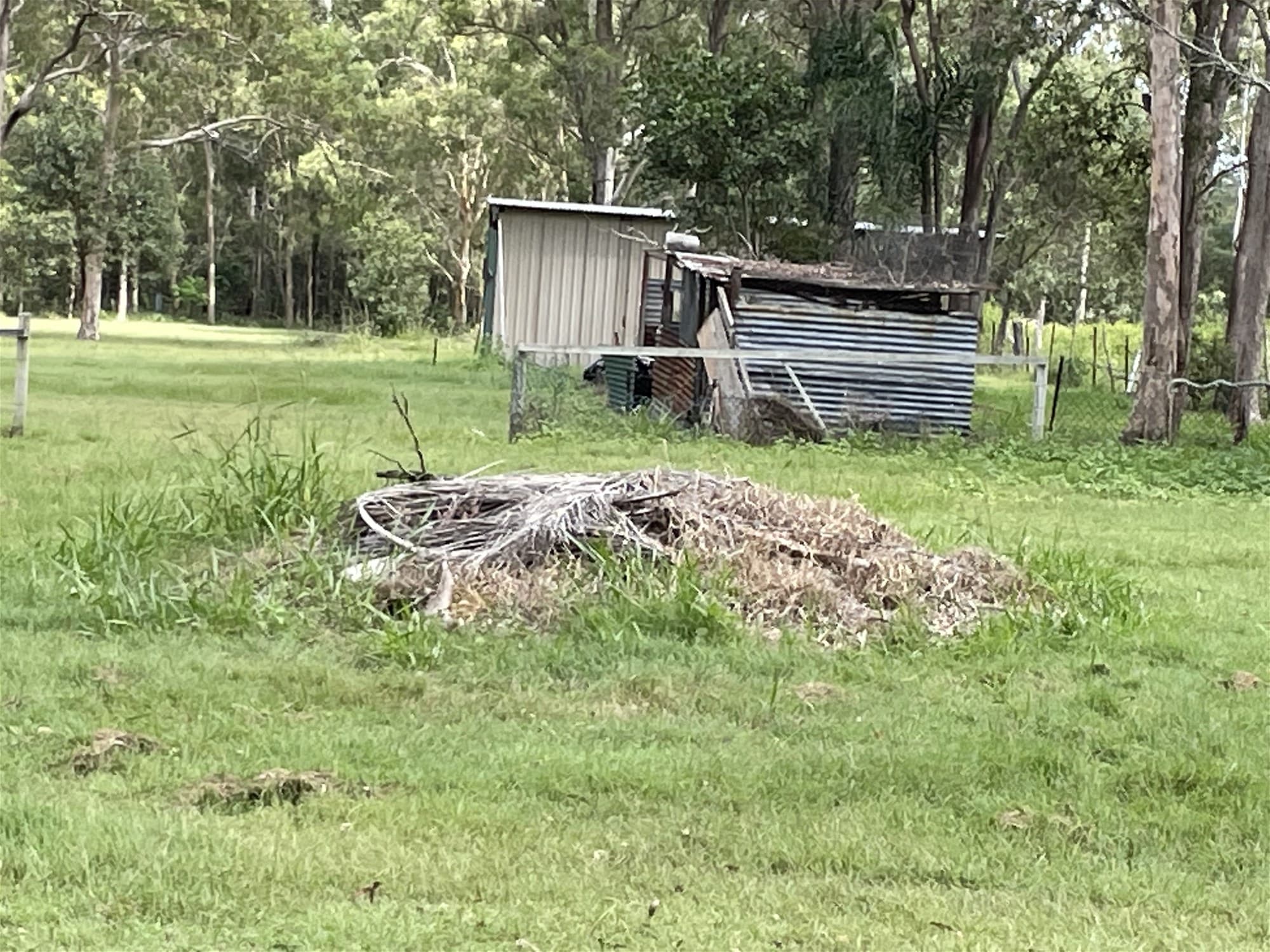 5.9 ACRES IN PRIME LOCATION, ZONED EMERGING COMMUNITY WITH A 3 BEDROOMS HOUSE!
                                
                                    465-483 Middle Road GREENBANK QLD, Greenbank - Thumbnail 7