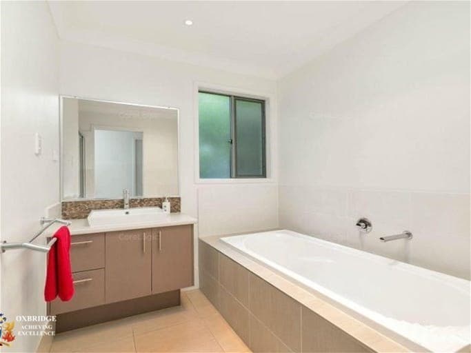 32 Teesdale Street CORINDA, QLD, Corinda - Thumbnail 5