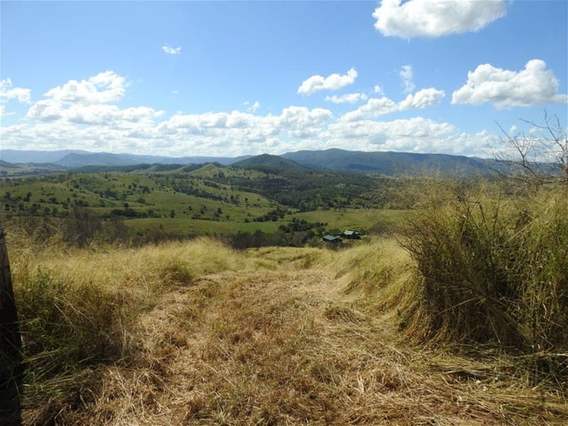 135 Axelsen Drive VILLENEUVE, QLD, Villeneuve - Thumbnail 8