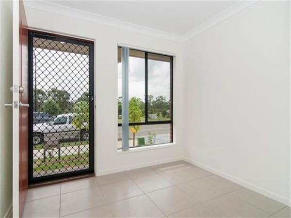 1 Quail Court REDBANK PLAINS, QLD, Redbank Plains - Thumbnail 2