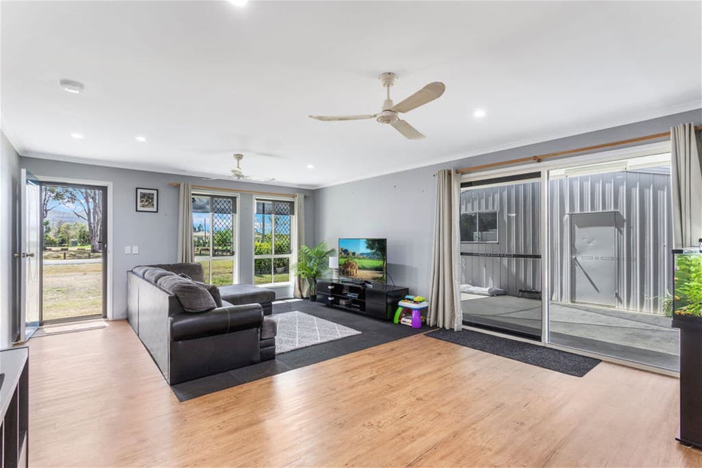 6 Cavanagh Street MOUNT ALFORD, QLD, Mount Alford - Thumbnail 5