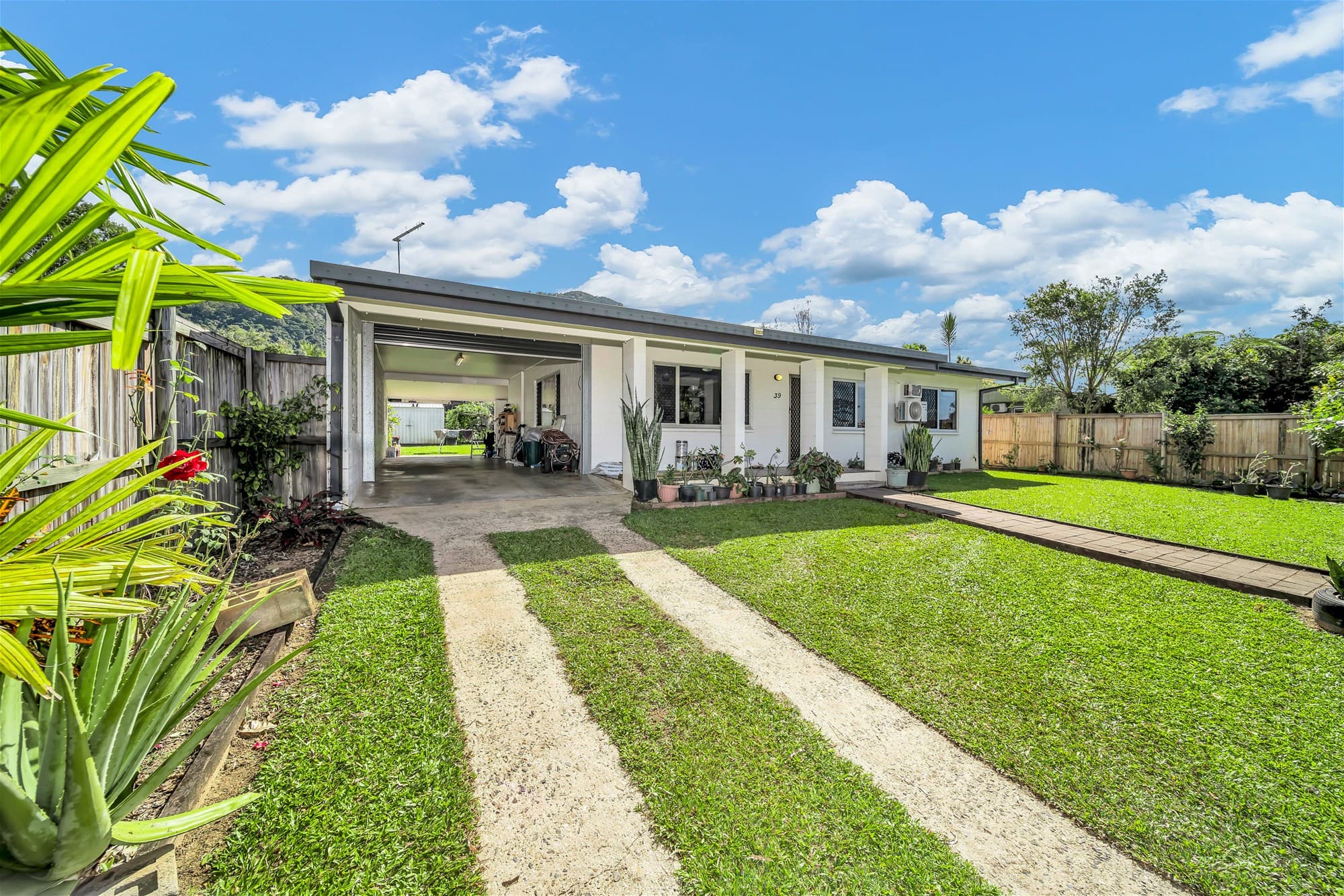 39 Carnation Drive MOOROOBOOL, QLD, Mooroobool - Thumbnail 3