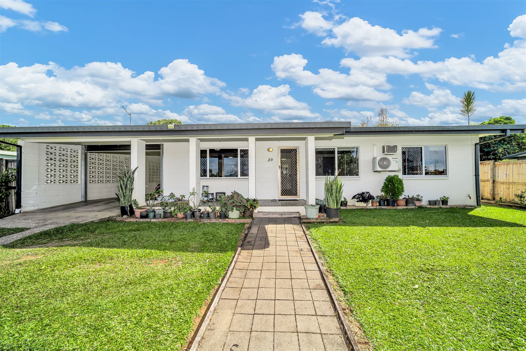 39 Carnation Drive MOOROOBOOL, QLD, Mooroobool - Thumbnail 4