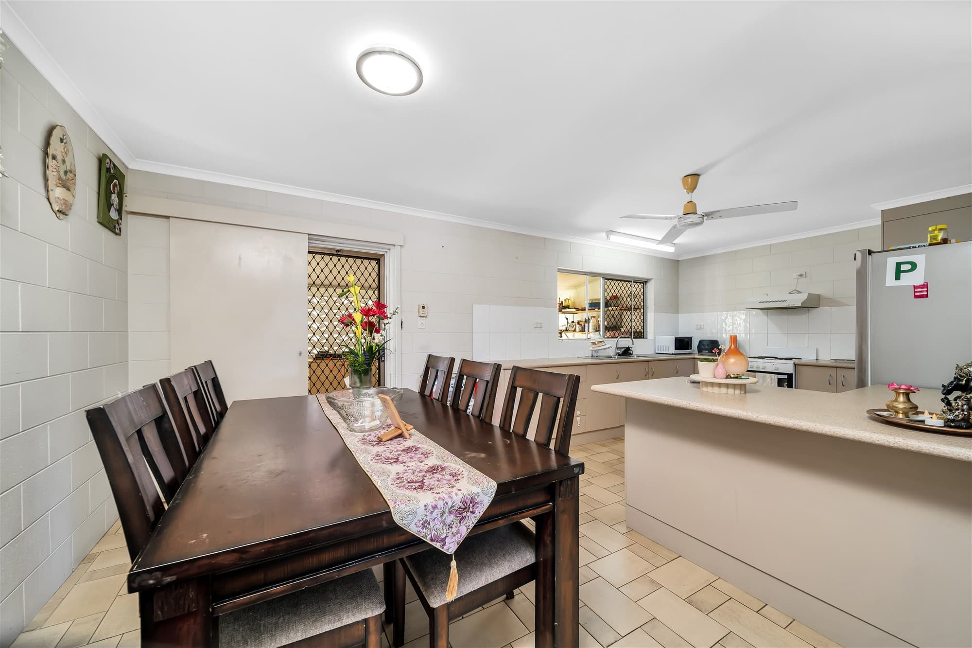 39 Carnation Drive MOOROOBOOL, QLD, Mooroobool - Thumbnail 5