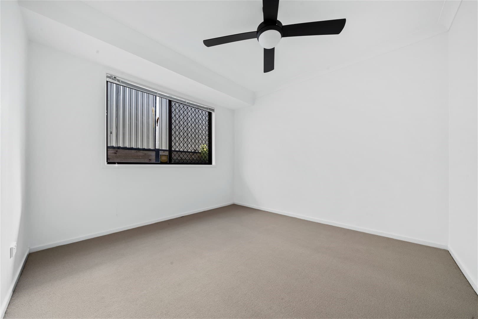 6 Viewbank Court BEENLEIGH, QLD, Beenleigh - Thumbnail 2