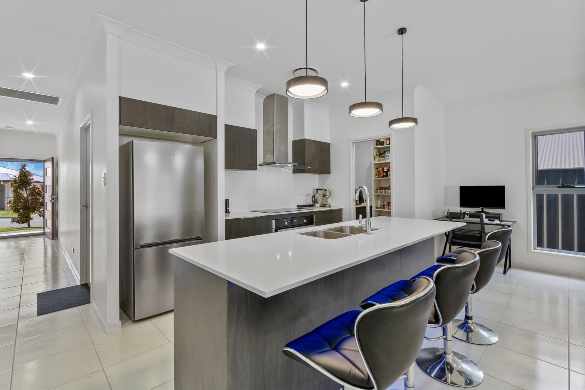 76 Samford Drive HOLMVIEW, QLD, Holmview - Thumbnail 3