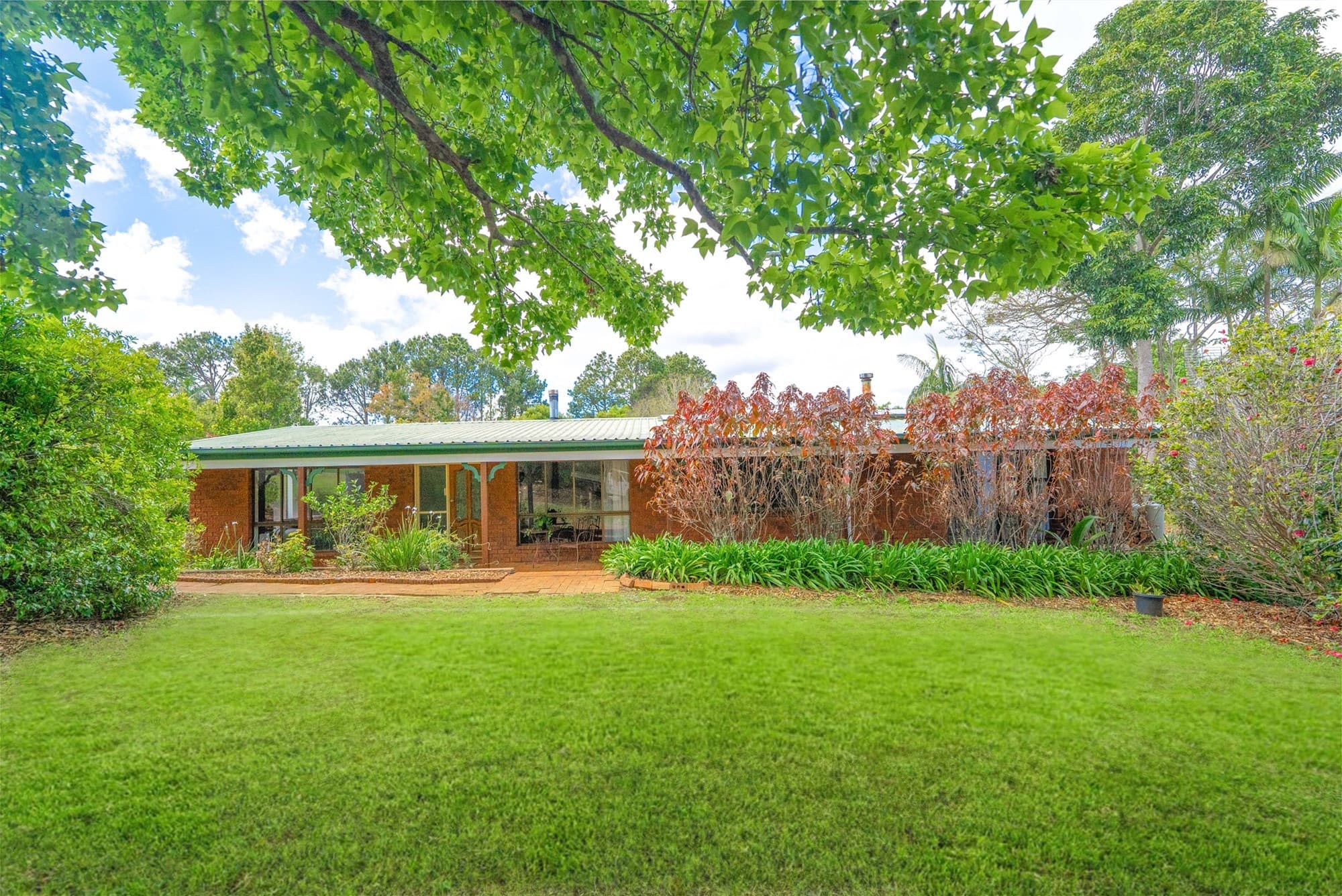 9 Ocola Court TAMBORINE MOUNTAIN, QLD, Tamborine Mountain - Image 1