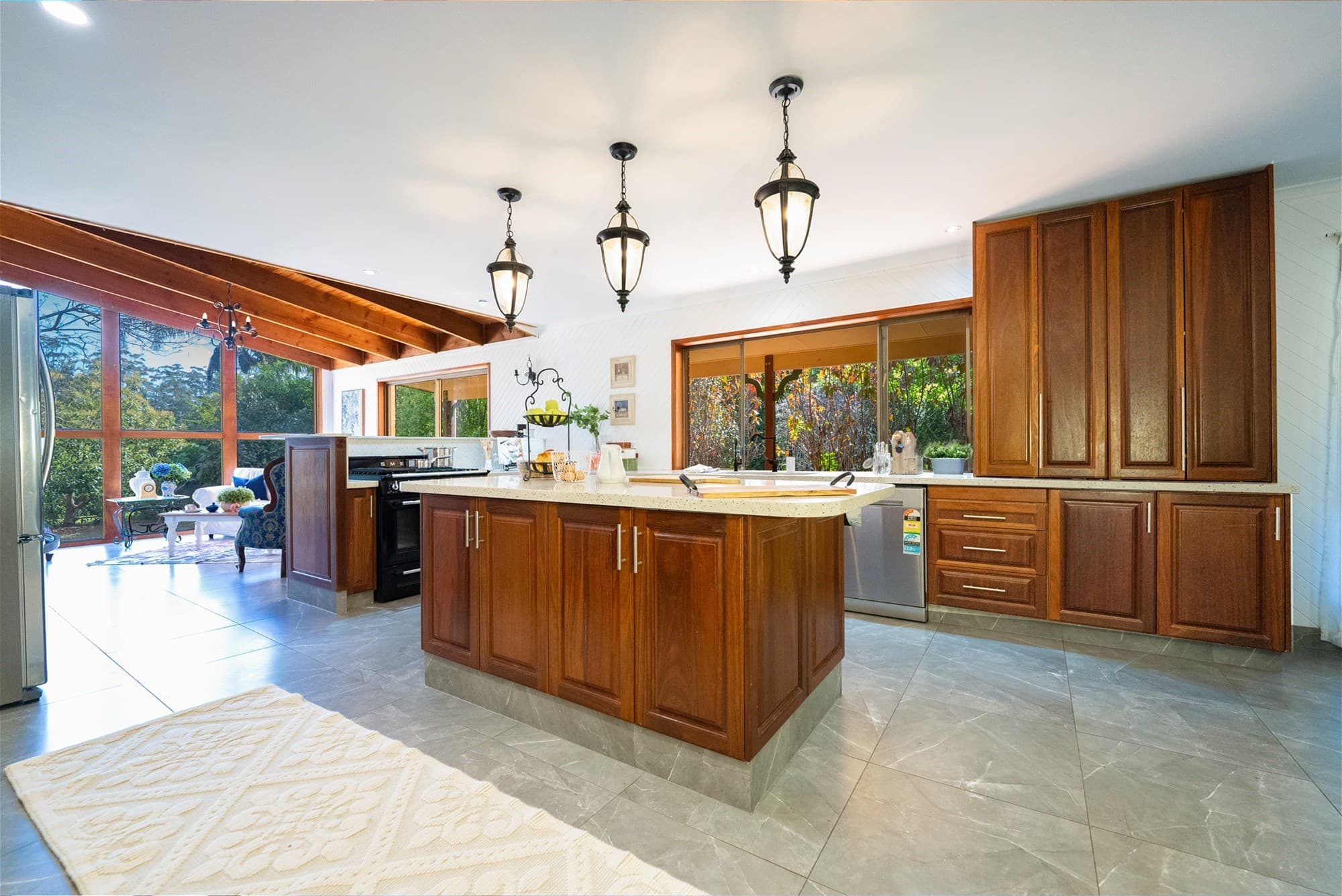 9 Ocola Court TAMBORINE MOUNTAIN, QLD, Tamborine Mountain - Thumbnail 4