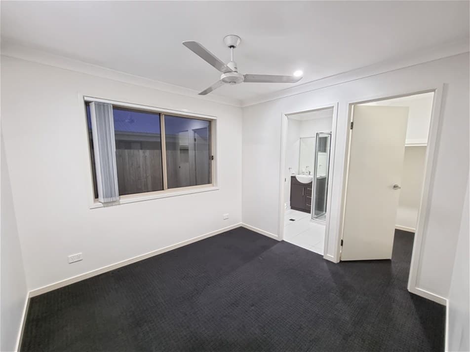 20  Mieka Crescent PIMPAMA, QLD, Pimpama - Thumbnail 5