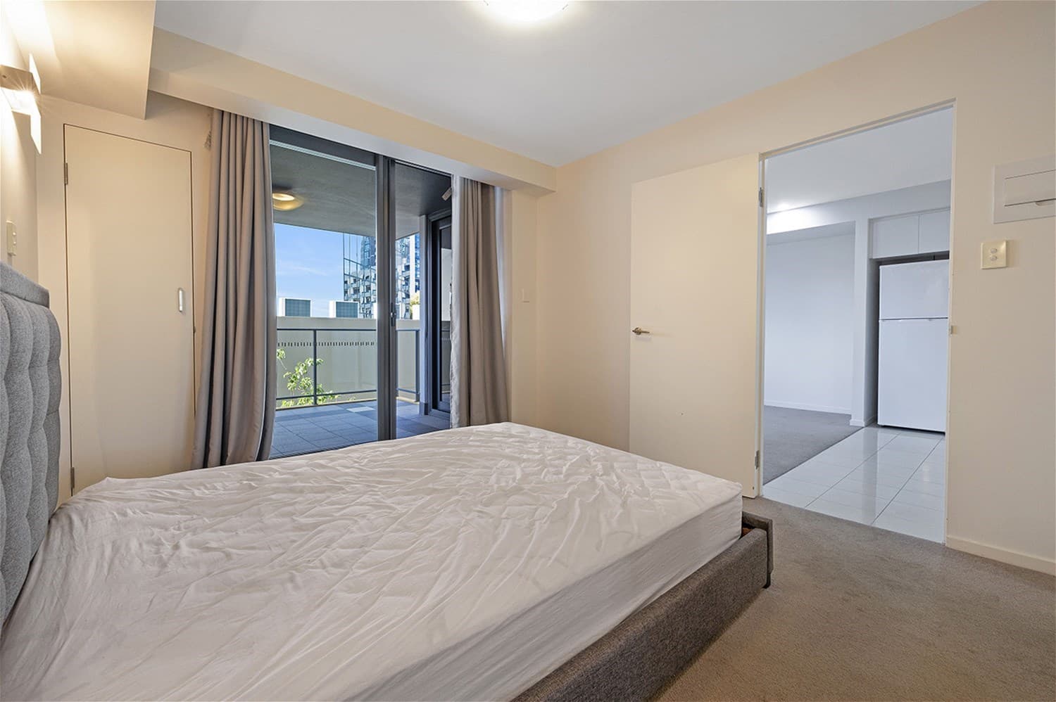 28/208 Adelaide Terrace East PERTH, WA, East Perth - Thumbnail 6