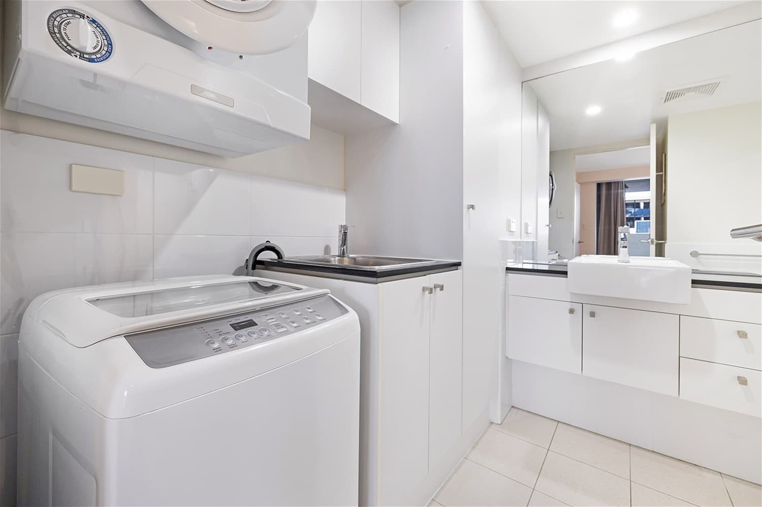 28/208 Adelaide Terrace East PERTH, WA, East Perth - Thumbnail 7
