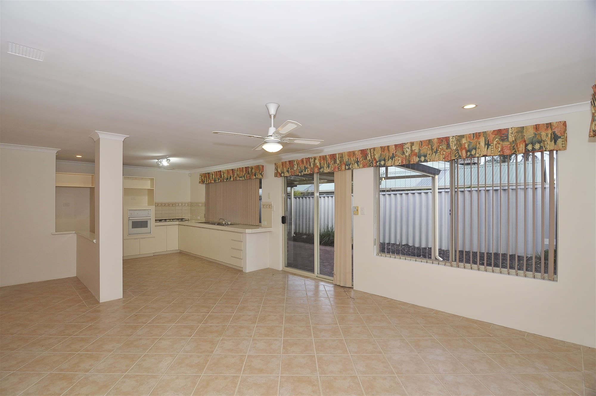 9 Bree Close ATWELL, WA, Atwell - Thumbnail 6