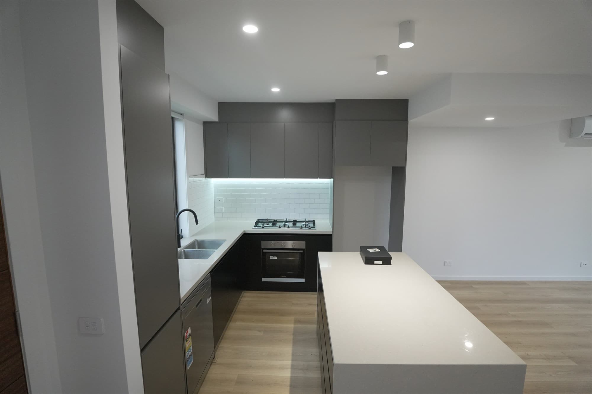 2/96  Darnley Street BRAYBROOK, VIC, Braybrook - Thumbnail 6