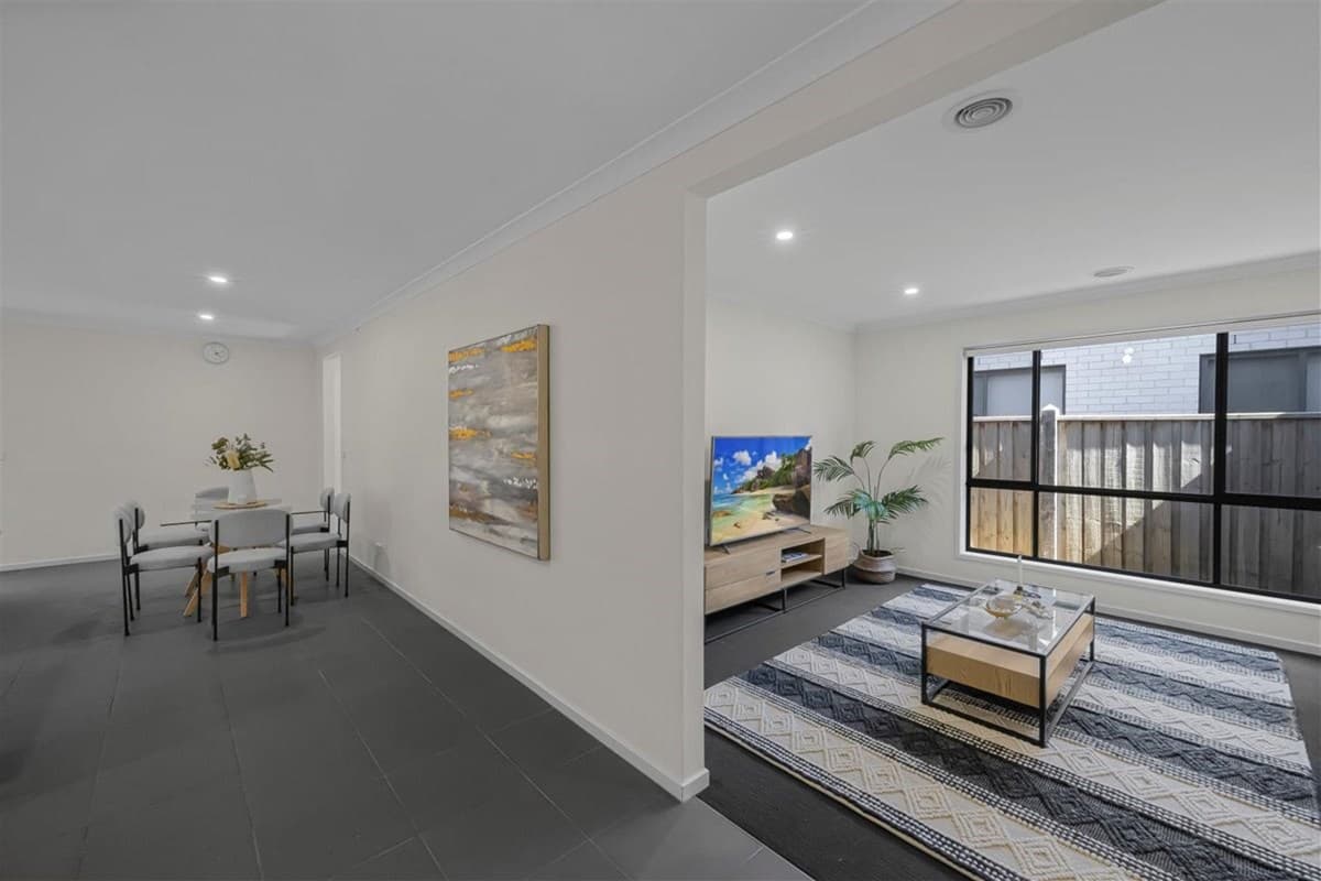 71 Baycrest Drive POINT COOK, VIC, Point Cook - Thumbnail 3