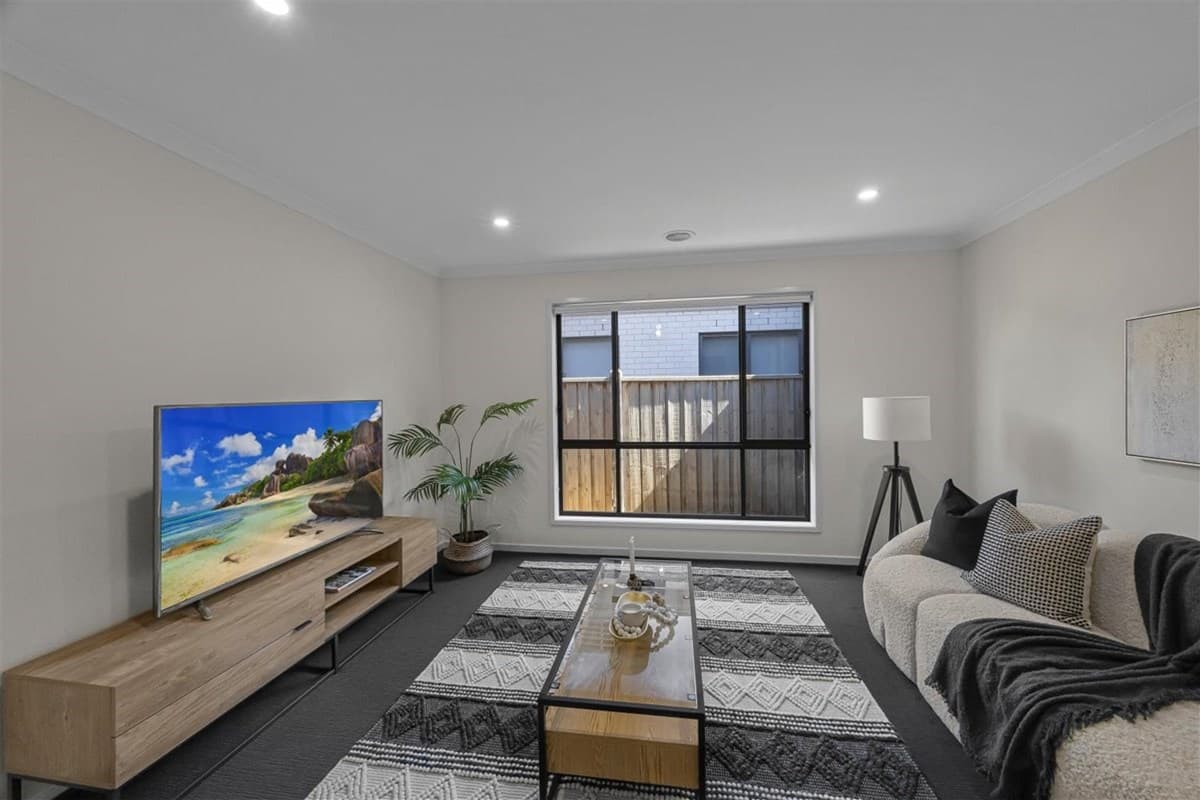 71 Baycrest Drive POINT COOK, VIC, Point Cook - Thumbnail 4