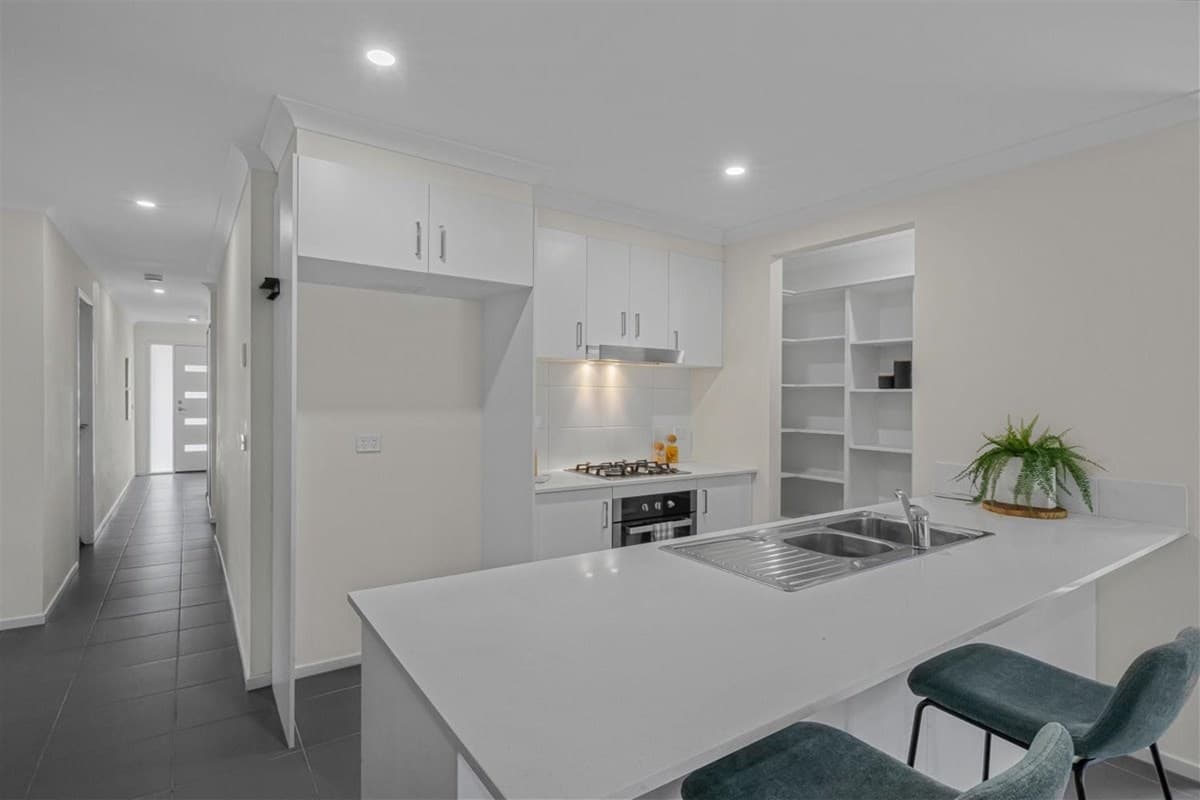 71 Baycrest Drive POINT COOK, VIC, Point Cook - Thumbnail 5
