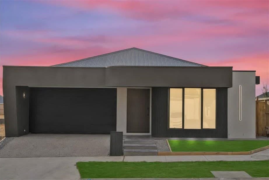 10 Kurrajong Road MICKLEHAM, VIC, Mickleham - Image 1