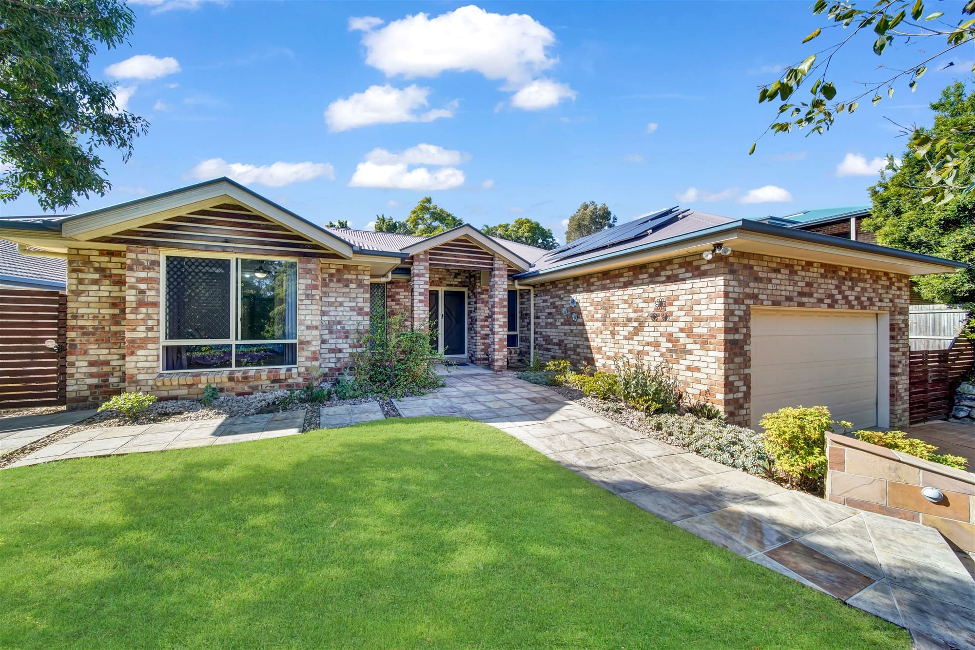 52 Lancewood Drive ALBANY CREEK, QLD, Albany Creek - Thumbnail 2