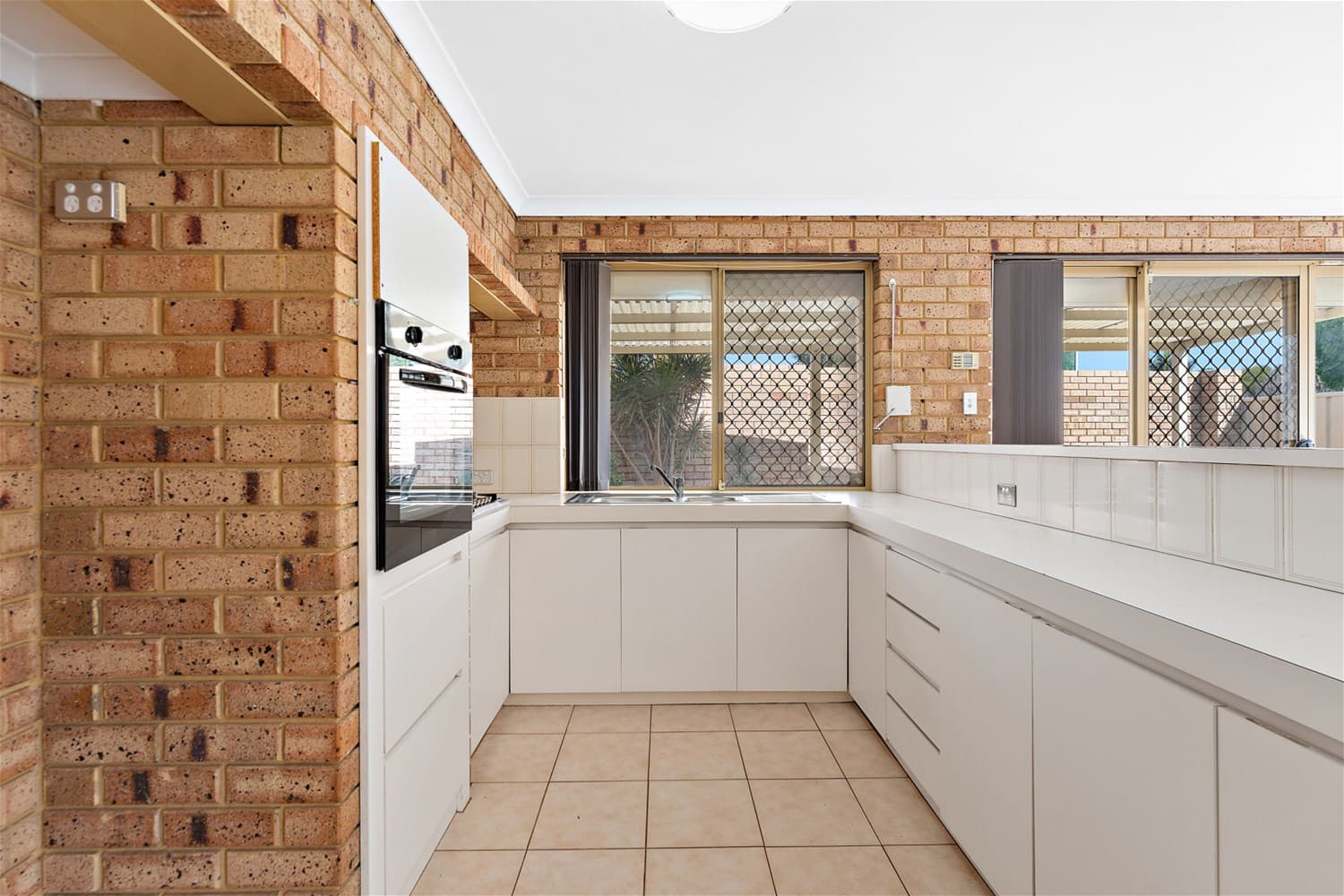 9/6 Lester Drive THORNLIE, WA, Thornlie - Thumbnail 4