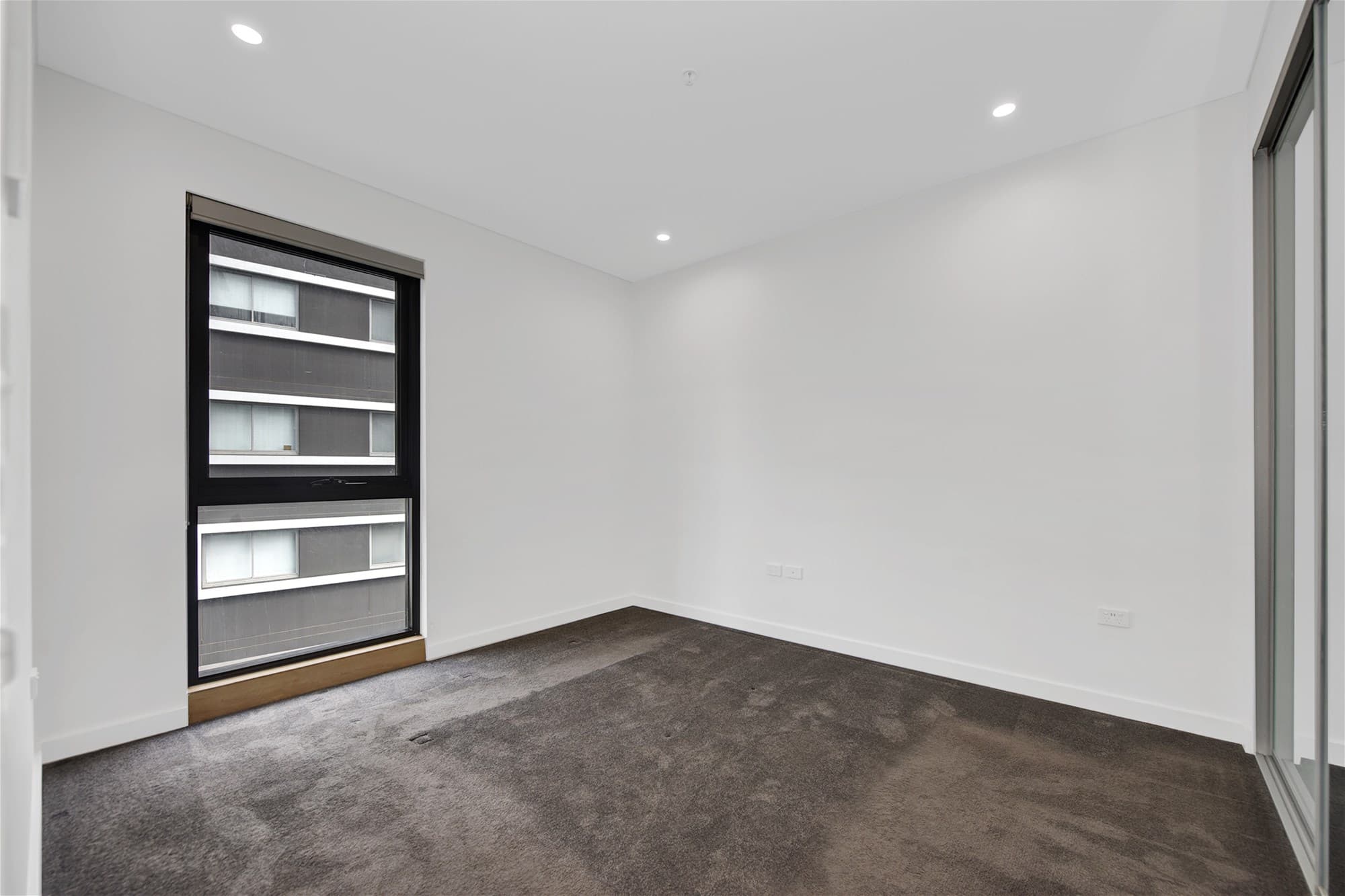 205/8 George Street SEVEN HILLS, NSW, Seven Hills - Thumbnail 4