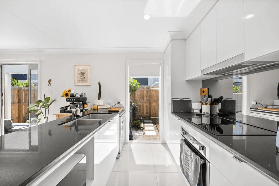 33/13 Angela Way PIMPAMA, QLD, Pimpama - Image 1