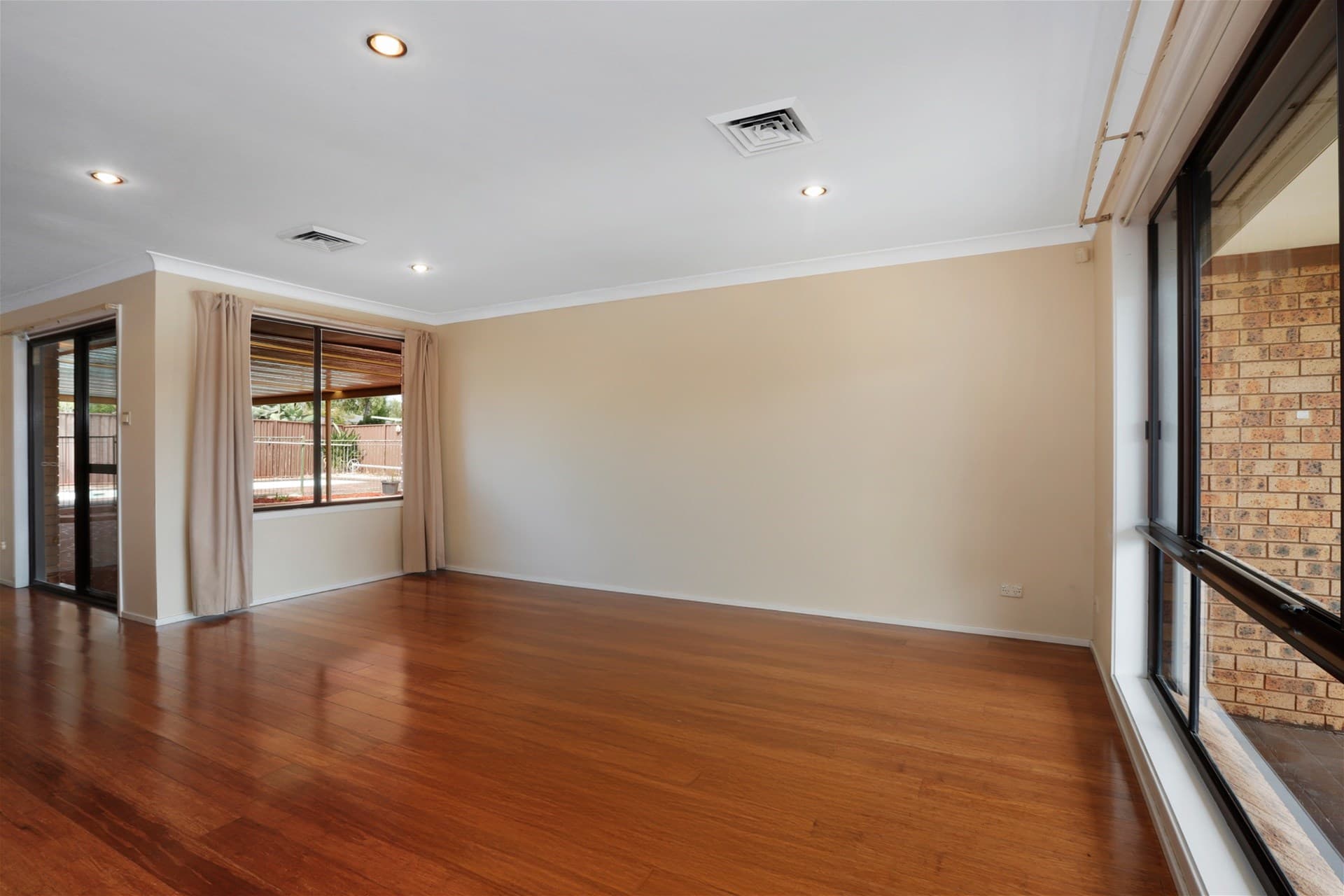 23 Debenham Avenue LEUMEAH, NSW, Leumeah - Thumbnail 2