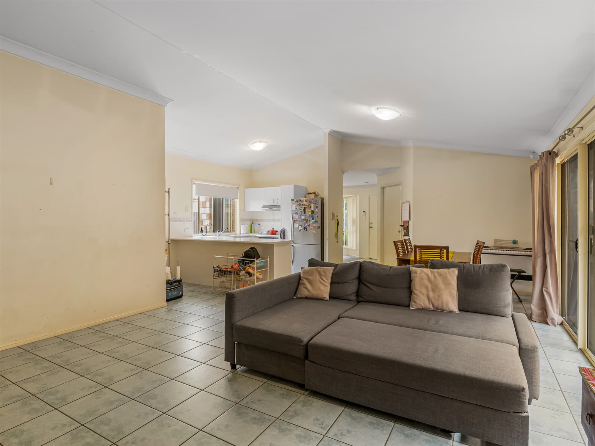 24 Robson Street FOREST LAKE, QLD, Forest Lake - Thumbnail 5