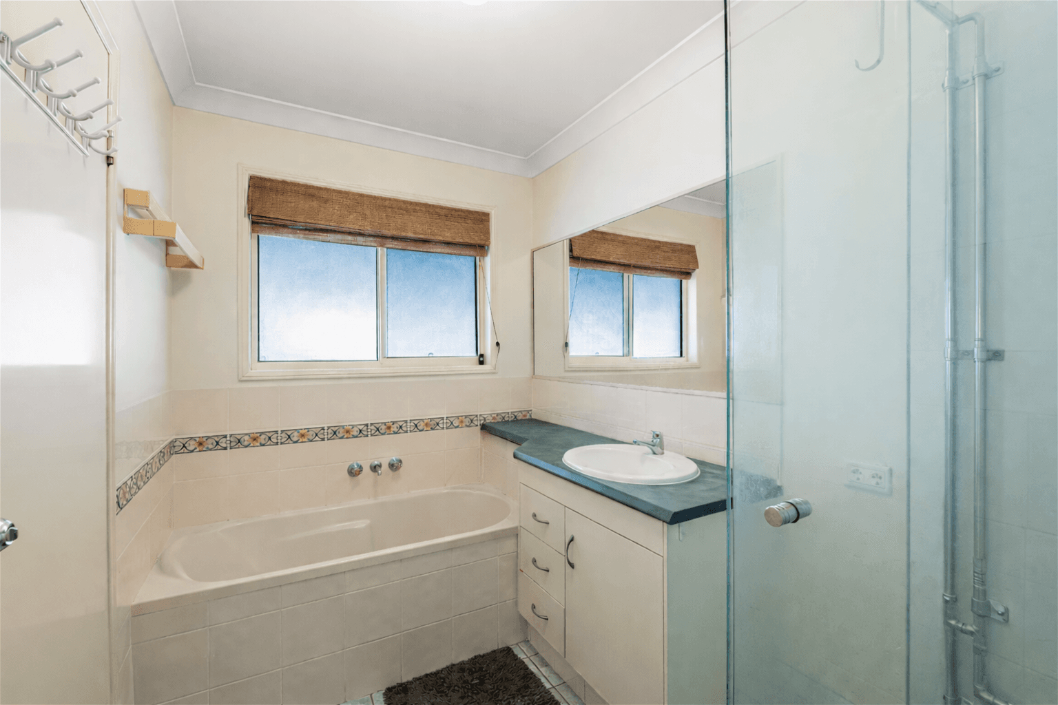 24 Robson Street FOREST LAKE, QLD, Forest Lake - Thumbnail 4
