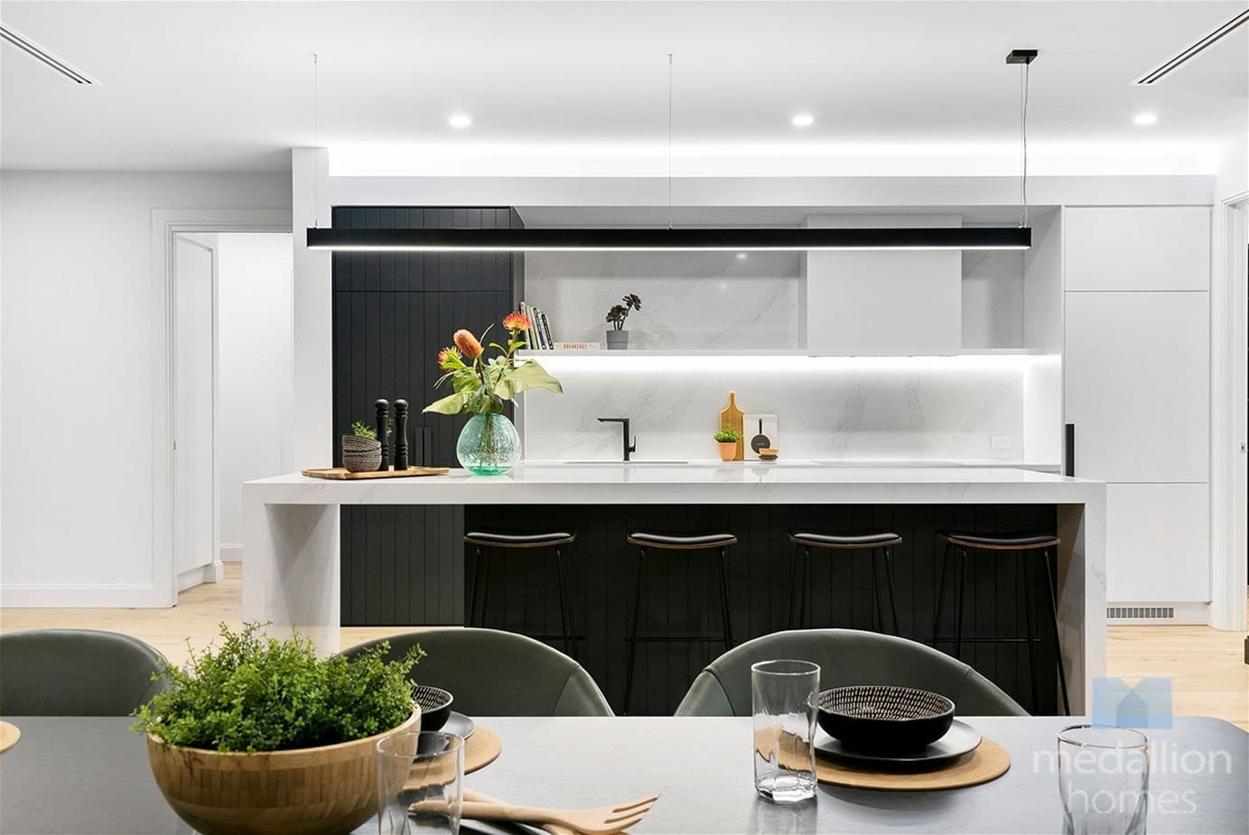 GLEN WAVERLEY, VIC, Glen Waverley - Image 1