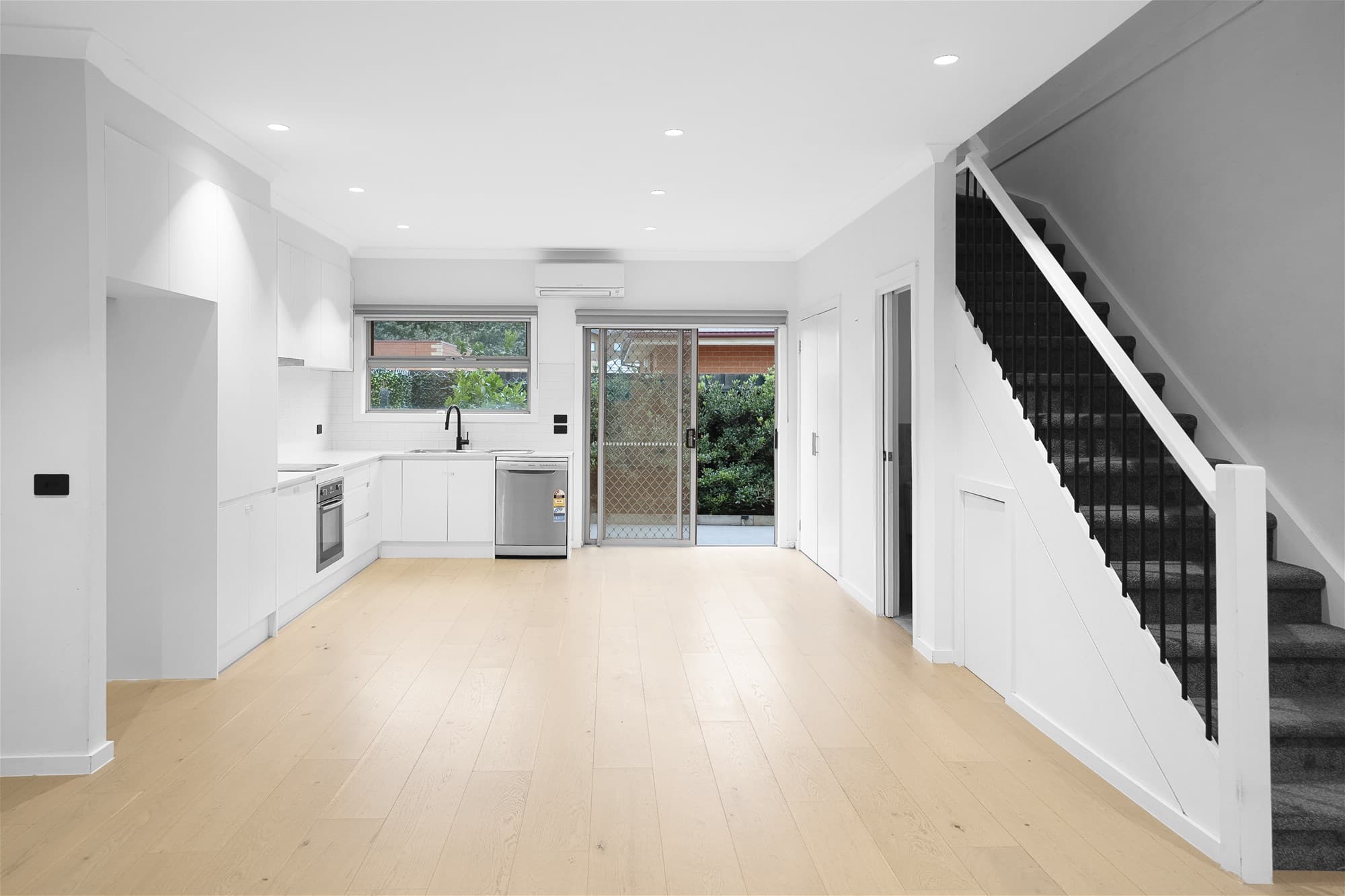 2/14 Pleasant Rd  THOMASTOWN, VIC, Thomastown - Thumbnail 5