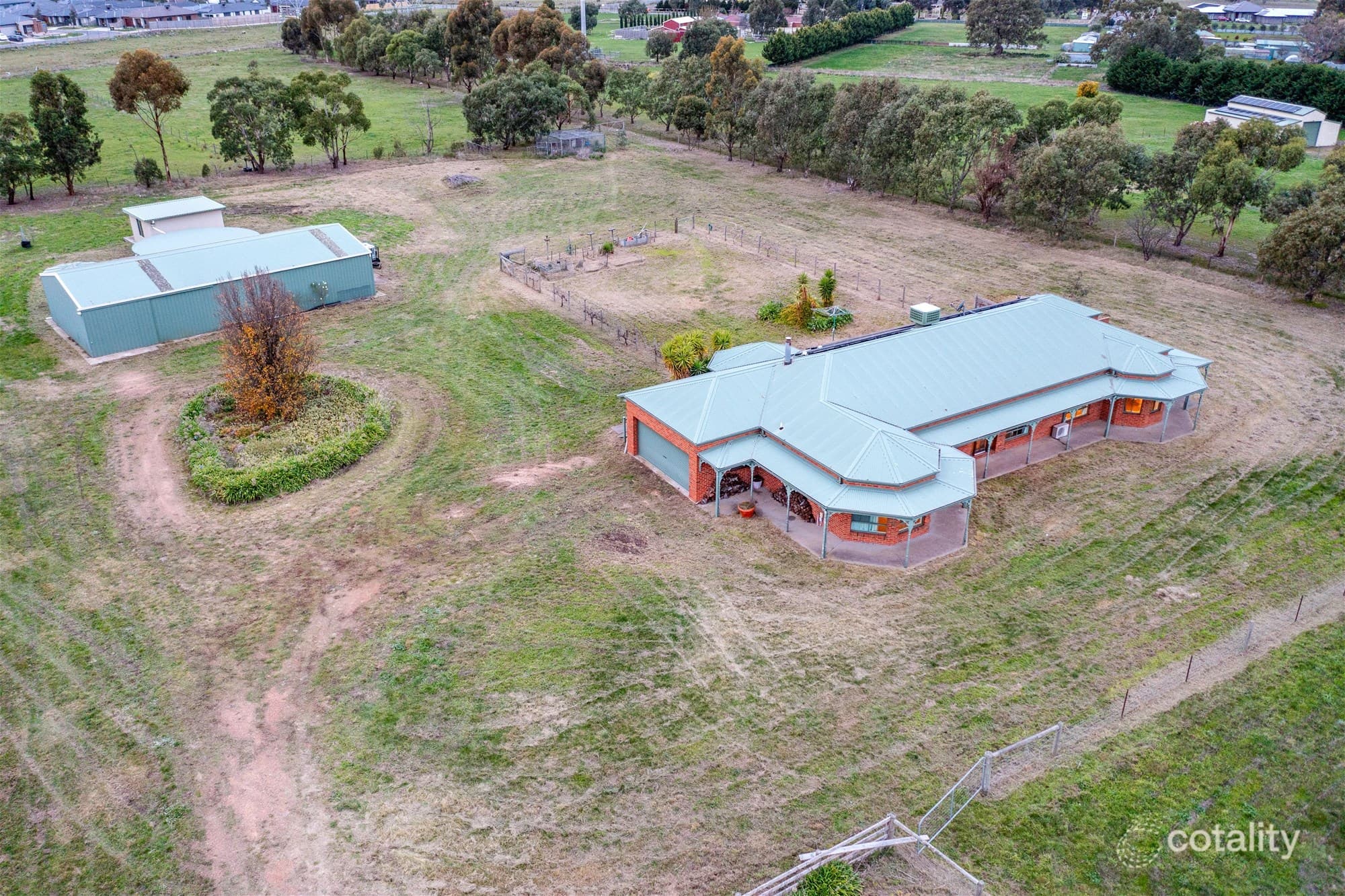 70 Callaway Drive MICKLEHAM, VIC, Mickleham - Thumbnail 2