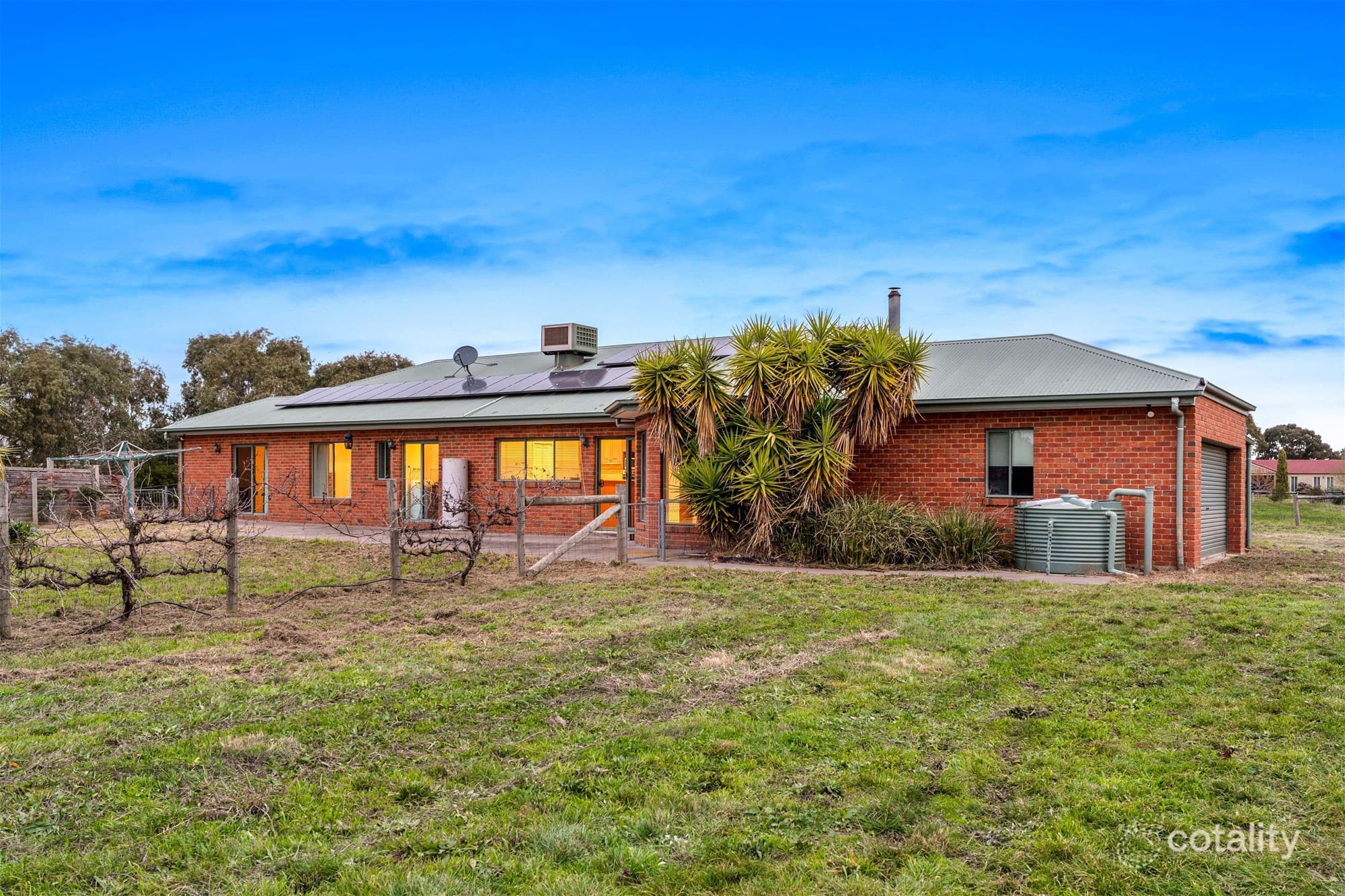 70 Callaway Drive MICKLEHAM, VIC, Mickleham - Thumbnail 4
