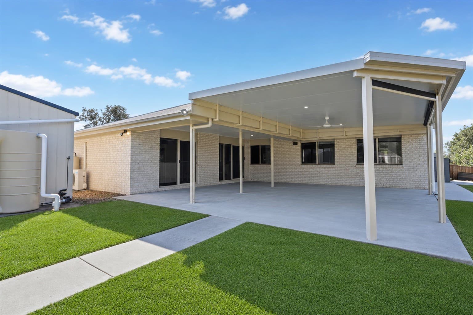14 Woodview Court FLAGSTONE, QLD, Flagstone - Thumbnail 5