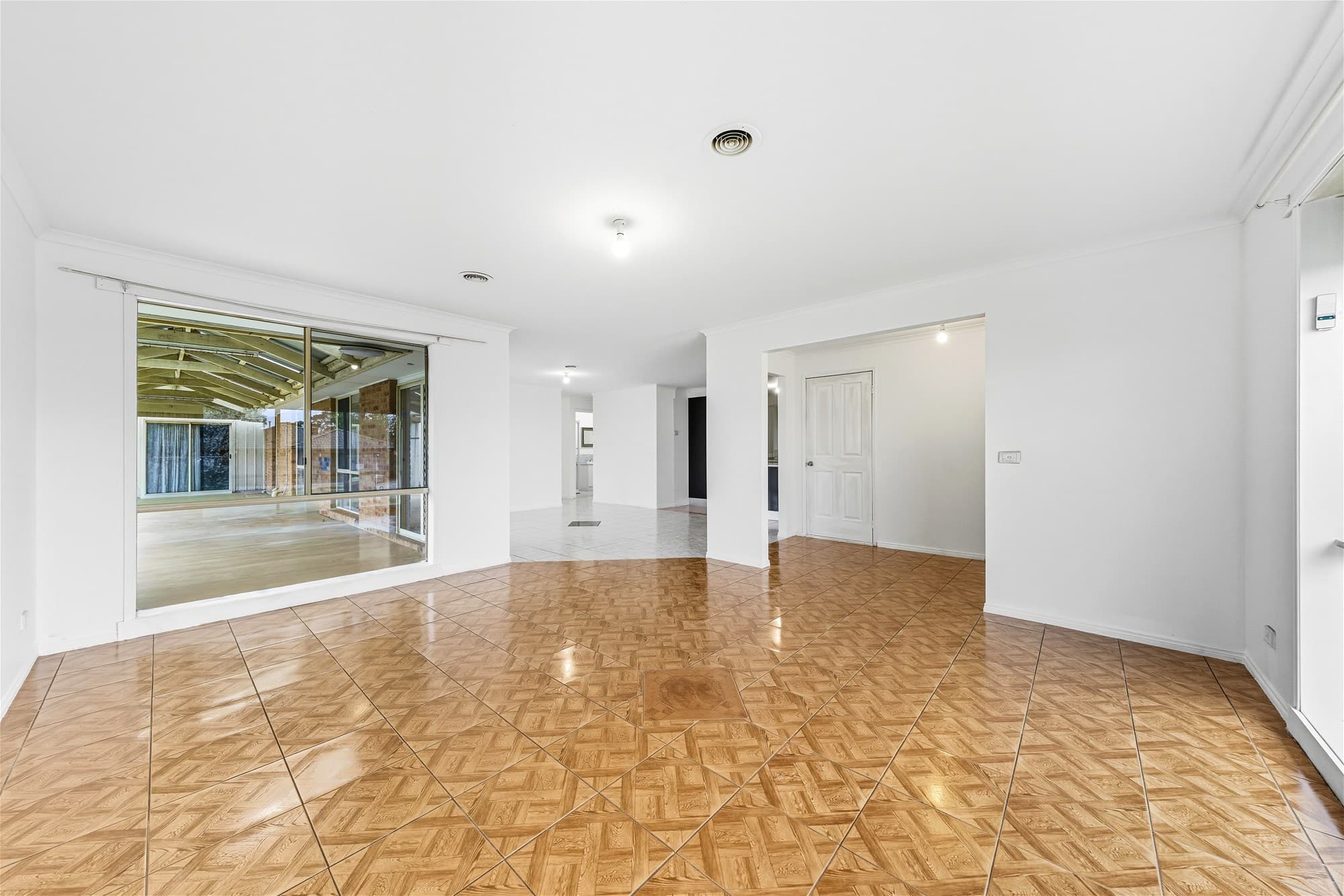 4 Baez Way HAMPTON PARK, VIC, 4 Baez Way Hampton Park - Thumbnail 6