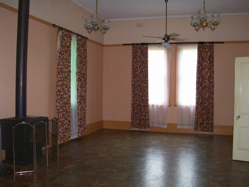 16 Young St OAKLANDS NSW, Oaklands - Thumbnail 2