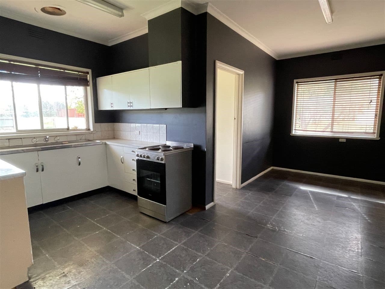 13 Murray Street OAKLANDS NSW, Oaklands - Thumbnail 2