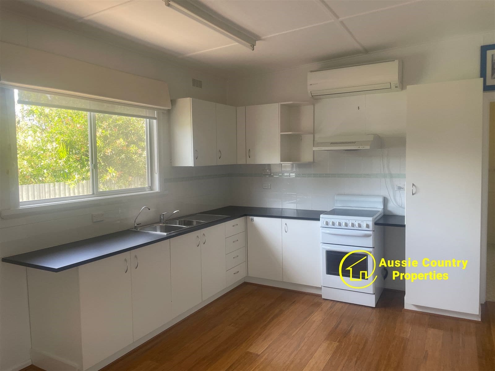 62 Davis Street BERRIGAN NSW, Berrigan - Thumbnail 2